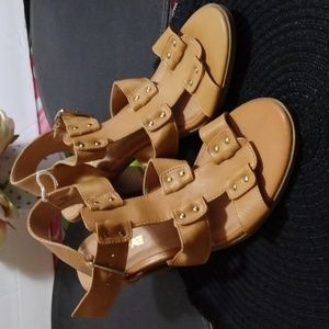 Tan shoes, size 9, 3" heel, New